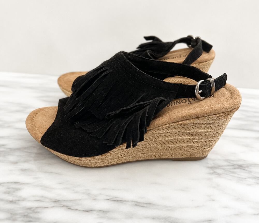 Minnetonka Ashley Fringe Espadrille Wedge Sandals Black Leather Sz 9